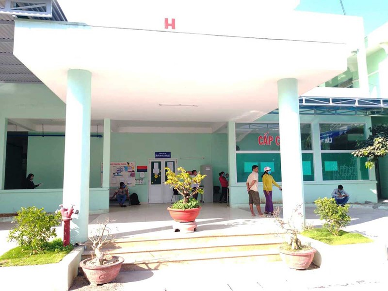 sau khi cong bo dich, nhieu nguoi den benh vien de kham ncov hinh 2