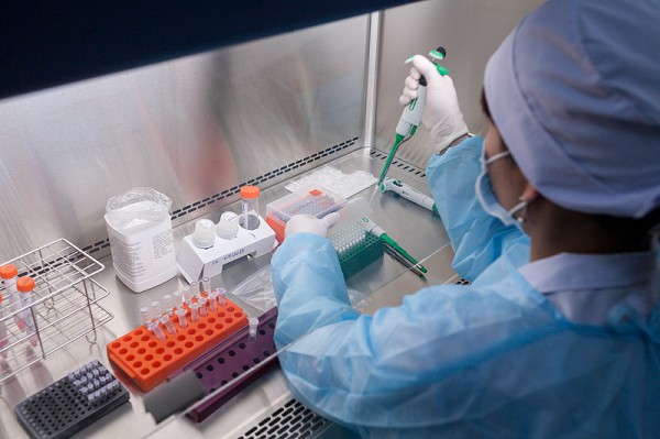 cdc quang ninh: du dieu kien va nang luc thuc hien xet nghiem ncov hinh 1