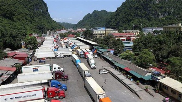 trung quoc lui thoi gian thong quan hang hoa tai cua khau phu hinh 1