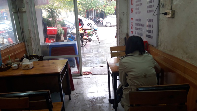 hang quan ha noi diu hiu nhung ngay phong chong dich virus corona  hinh 1