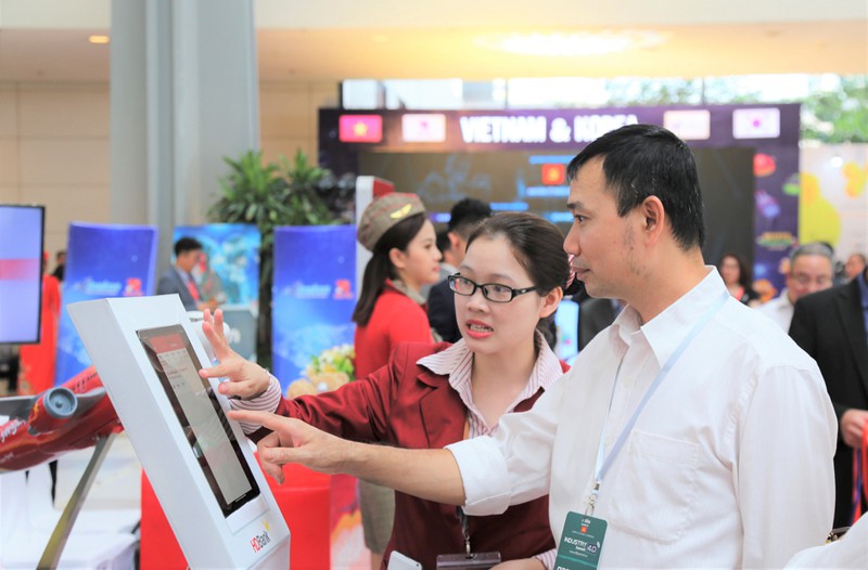 ra mat chuong trinh "tai app hdbank-rinh vespa sanh dieu" hinh 1