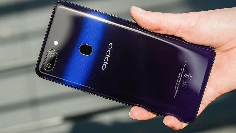oppo a12 ra mat: mat lung van kim cuong, gia chi 3,75 trieu dong hinh 1