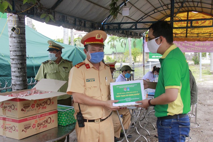 petrovietnam: chung suc cung cong dong chong dich hinh 1