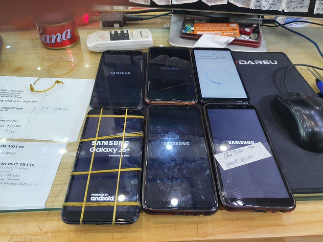 nhieu dien thoai samsung doi cu bat ngo gap loi o viet nam hinh 1