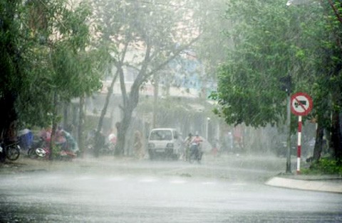 ha noi: ngay nang, chieu toi va dem co mua rao va dong hinh 1