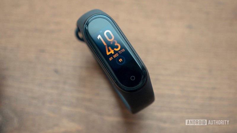  xiaomi mi band sap ra mat voi camera dieu khien tu xa doc dao hinh 1