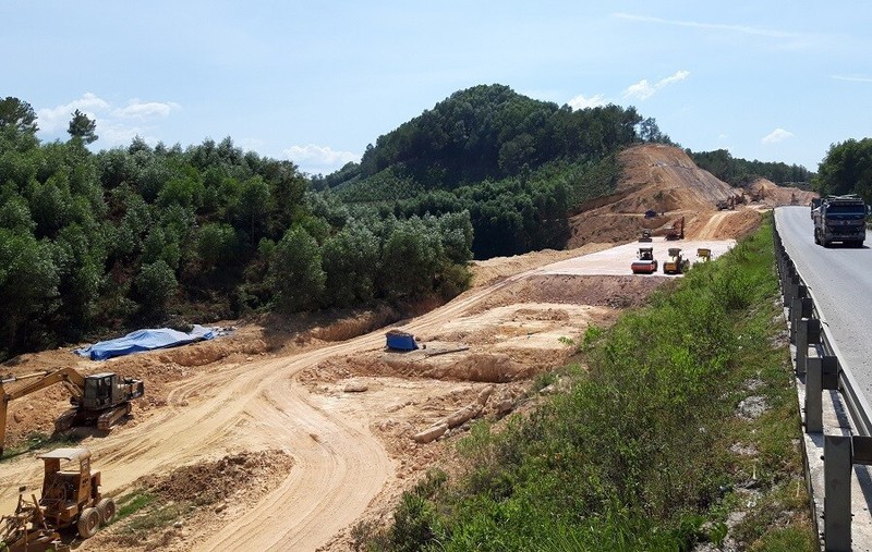 5 du an giao thong co nguy co bi dieu chuyen von do cham giai ngan hinh 1
