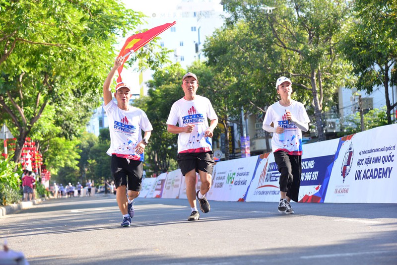 le hoi gia dinh chay vi tuong lai – family run for the future hinh 1