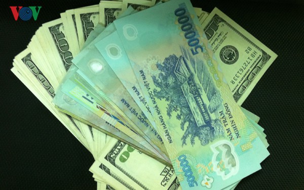 gia ban ngoai te tiep tuc on dinh trong ngay dau thang hinh 1