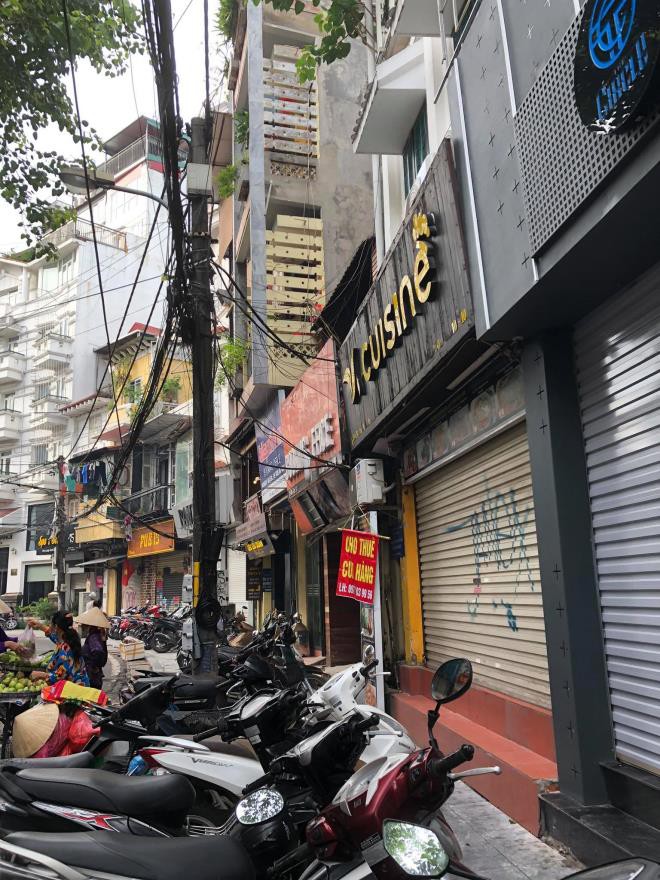 nhà hàng, khách sạn phố cổ hà nội tiếp tục đóng cửa do covid-19 hình 9 nha hang, khach san pho co ha noi tiep tuc dong cua do covid-19 hinh 9