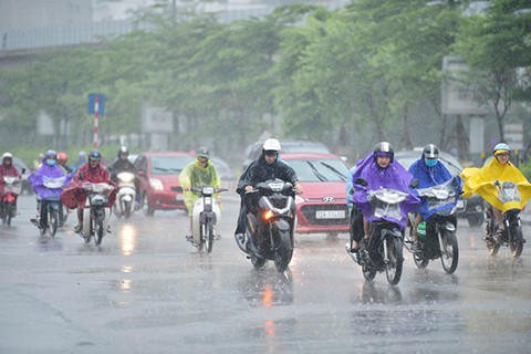 thoi tiet ngay 14/8: 3 mien tiep tuc nhieu may, mua rao va dong rai rac hinh 1