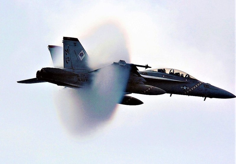 tiem kich ham da nang f/a-18 lai "sot" tro lai? hinh 3