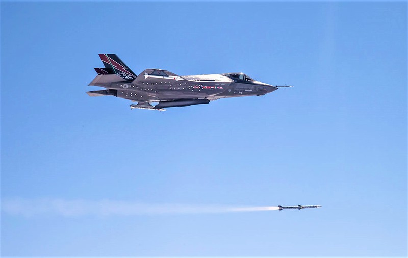 khong phai f-35, ten lua nay lam nen cuoc cach mang trong khong chien hinh 4