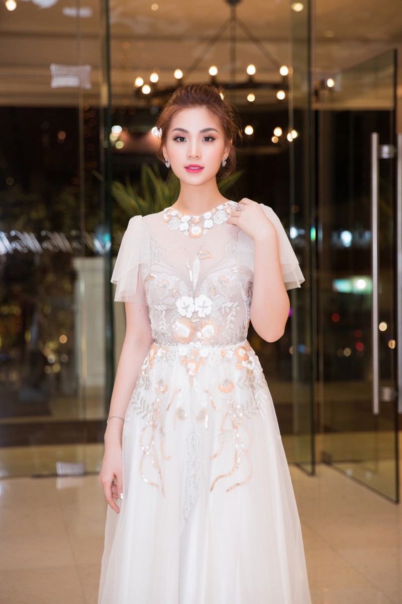 dien vien binh minh dan gia dinh di xem thoi trang thieu nhi hinh 4