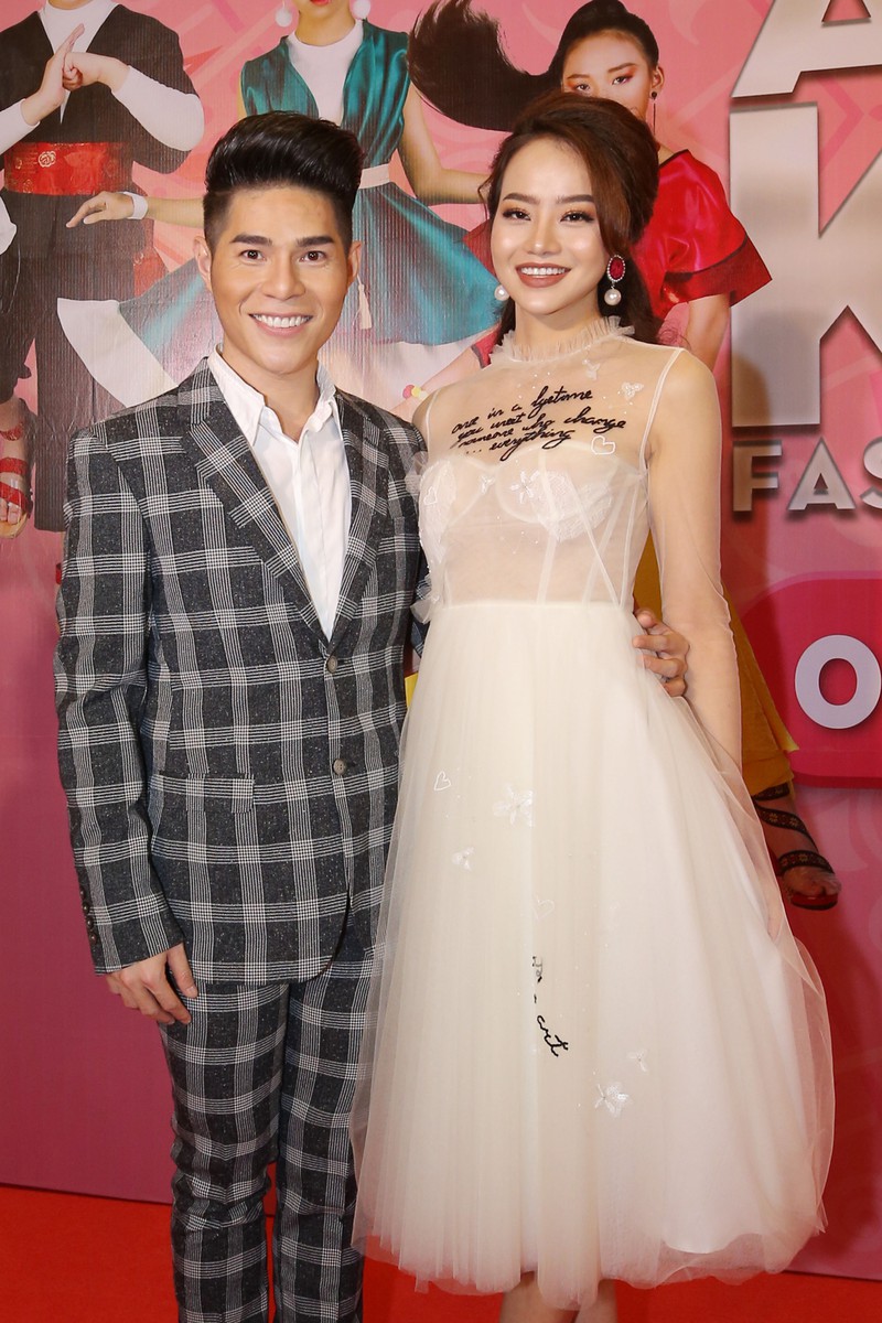 dien vien binh minh dan gia dinh di xem thoi trang thieu nhi hinh 14