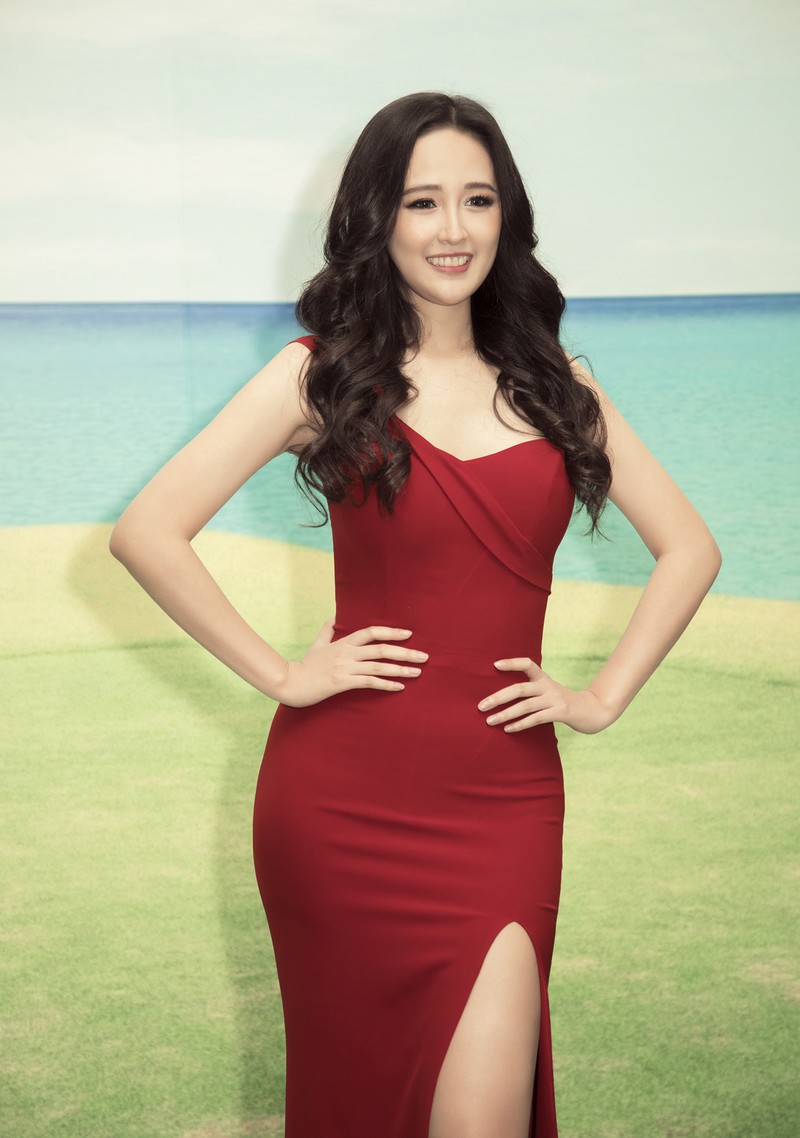hoa hau mai phuong thuy goi cam khoe vai tran voi dam do hinh 8