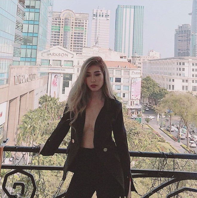 chuyen showbiz: khong tu quynh khoe hinh the nong bong hau chia tay hinh 1
