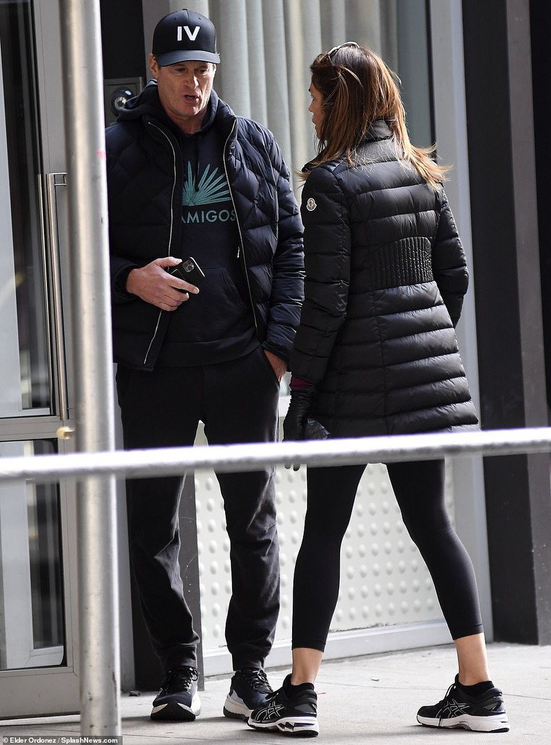 cindy crawford va ong xa cang thang tro chuyen ve ban trai cua con gai hinh 3