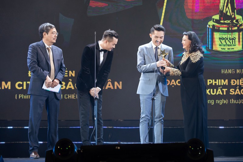 "gai gia lam chieu 2" am tron giai thuong quan trong tai ngoi sao xanh hinh 3