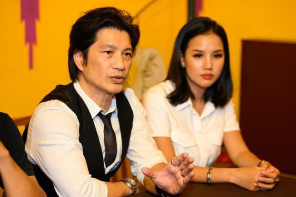 dustin nguyen phan ung truoc tin nha san xuat khoi kien hinh 1
