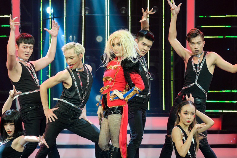 guong mat than quen: ha ho that vong truoc "ban sao" britney spears hinh 2