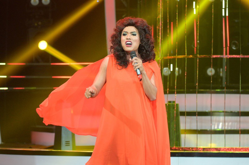 guong mat than quen: kim tu long "noi da ga" voi man gia giong anh tho hinh 5