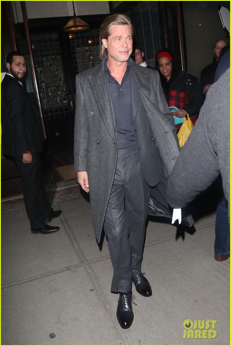 brad pitt banh bao di du tiec sau on ao co tinh moi hinh 7