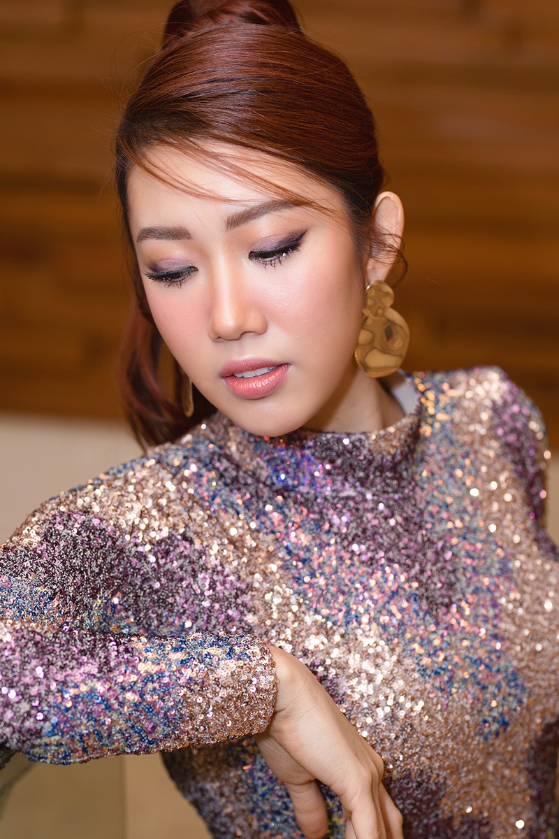hiem hoi xuat hien, thuy ngan dot anh nhin voi eo thon, chan dai hinh 8