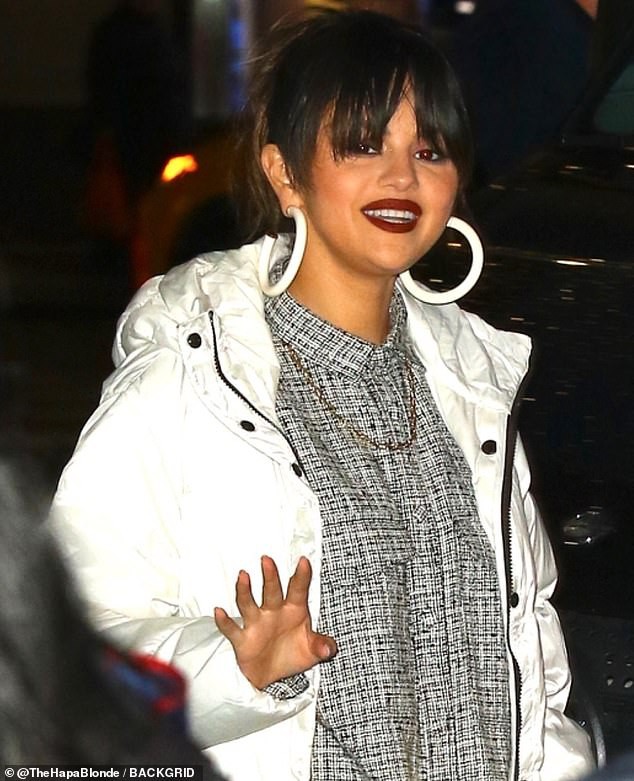 selena gomez trang diem dam, phoi do khac la khi quang ba album moi hinh 6