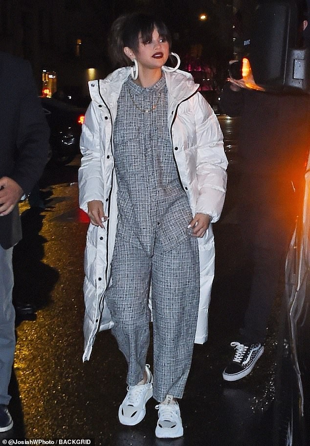 selena gomez trang diem dam, phoi do khac la khi quang ba album moi hinh 7
