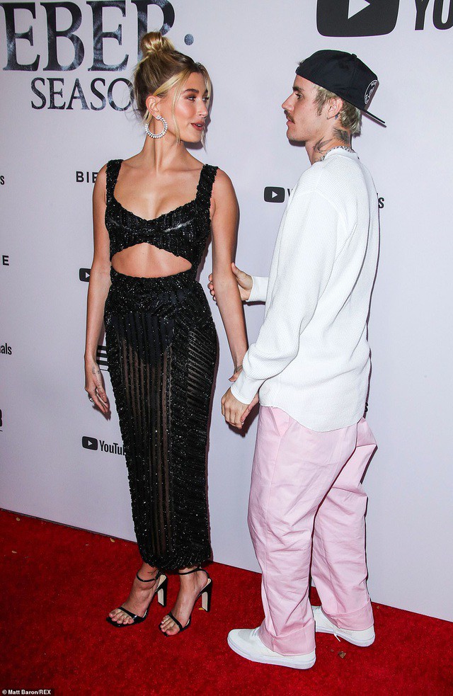 justin bieber tinh tu nam tay vo den nha tho luc toi muon hinh 7