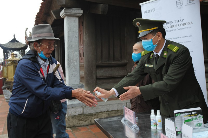 bo van hoa kiem tra viec dung, giam quy mo le hoi do virus corona hinh 1