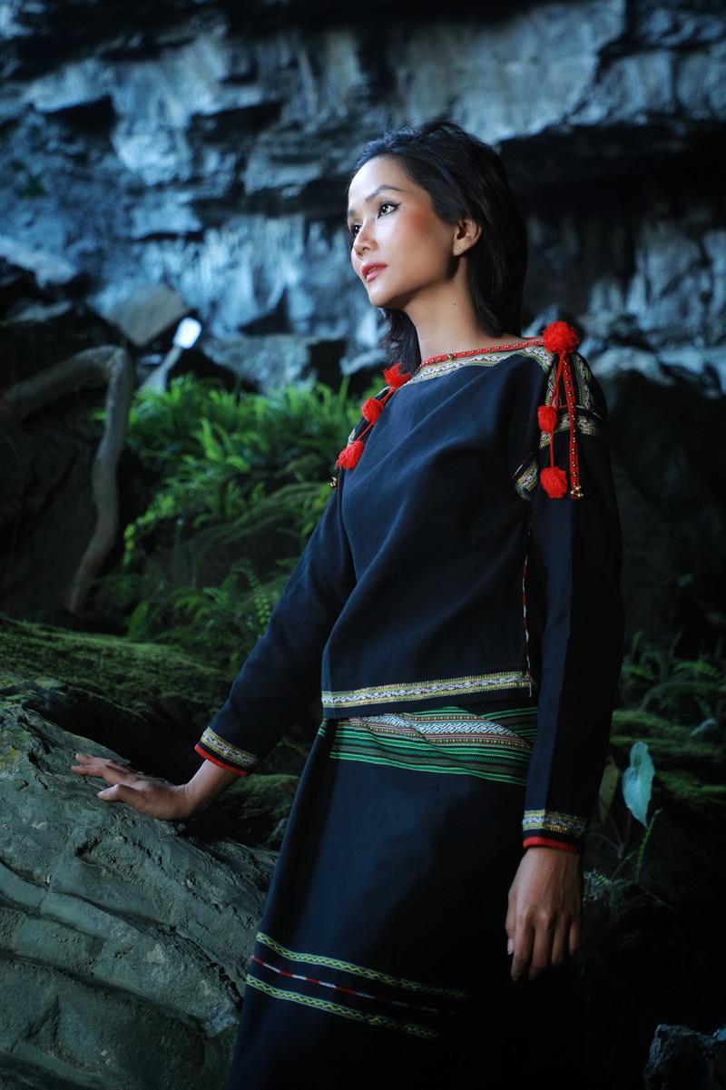 chiem nguong bo anh dac biet cua hoa hau h'hen nie tai hang son doong hinh 13