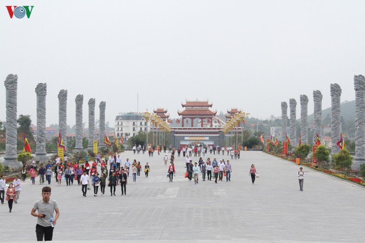 dung khai hoi, den tran se phat an qua duong buu dien hinh 2