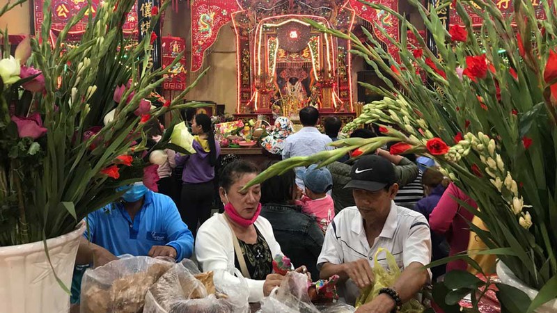 lan dau tien chua ba binh duong vang du khach giua mua le hoi hinh 3