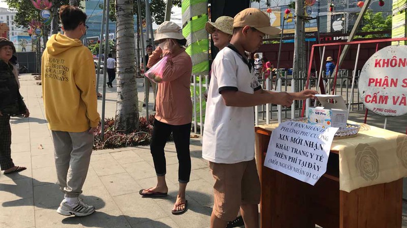 lan dau tien chua ba binh duong vang du khach giua mua le hoi hinh 4