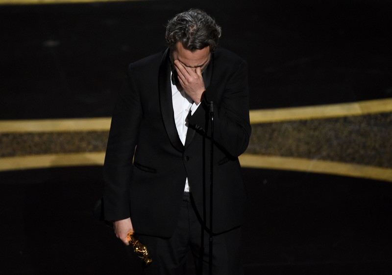 "ky sinh trung" lam nen lich su oscar khi thang giai phim hay nhat hinh 11