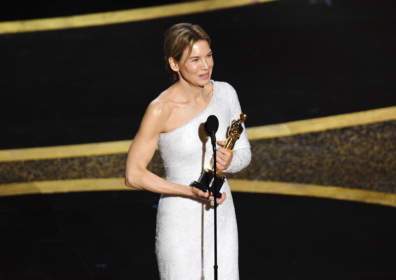 "ky sinh trung" lam nen lich su oscar khi thang giai phim hay nhat hinh 10