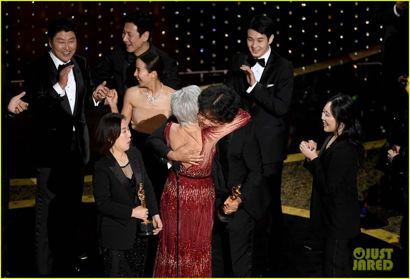 "ky sinh trung" lam nen lich su oscar khi thang giai phim hay nhat hinh 1