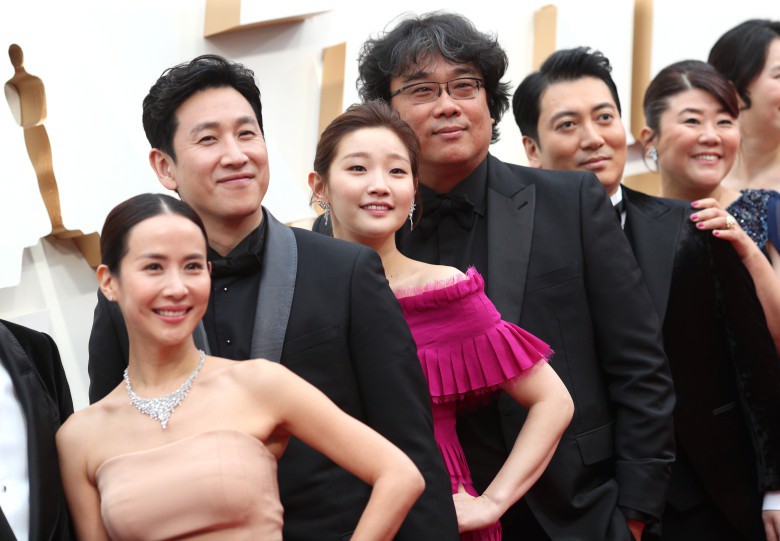 "ky sinh trung" lam nen lich su oscar khi thang giai phim hay nhat hinh 5