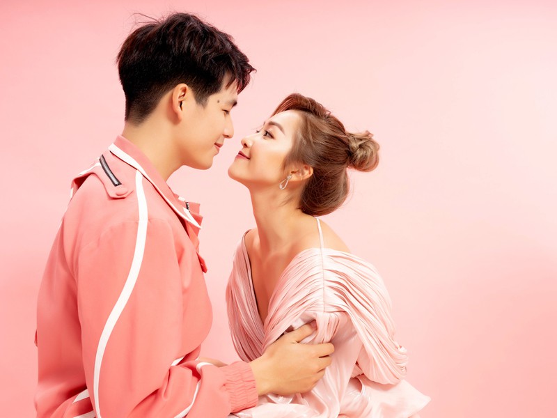 quoc anh, kha ngan, hoang yen chibi tinh tu trong bo anh valentine hinh 1