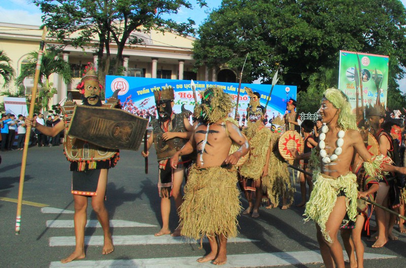 kon tum dung to chuc tuan van hoa - du lich de phong dich covid - 19 hinh 1