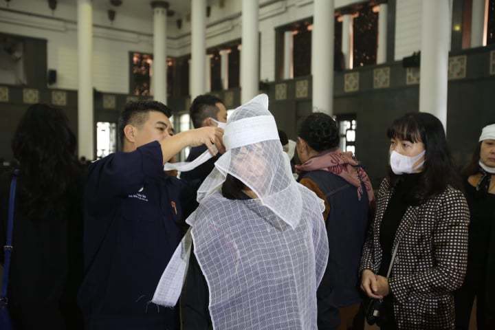 rot nuoc mat la thu nsut kim tien gui vo con nghe si manh dung hinh 1