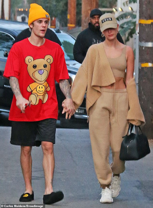 justin bieber mac do xue xoa, binh than di spa sau loat on ao tinh cam hinh 5