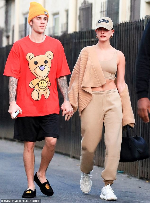 justin bieber mac do xue xoa, binh than di spa sau loat on ao tinh cam hinh 8