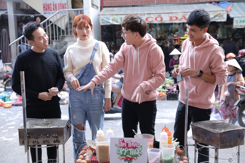 anh duc boi roi do bung mat khi lien tuc bi gan ghep voi hien ho hinh 2