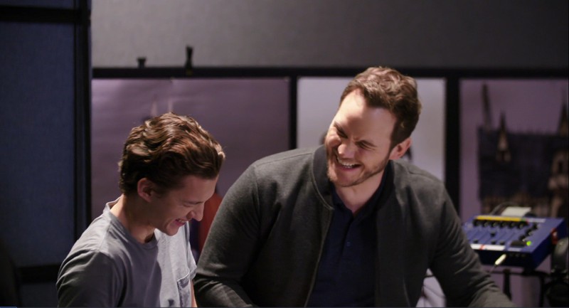 tom holland va chris pratt dua gion trong clip hau truong phim onward hinh 2
