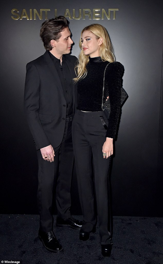 con trai david beckham va ban gai mac do doi, tinh tu nam tay dao pho hinh 6