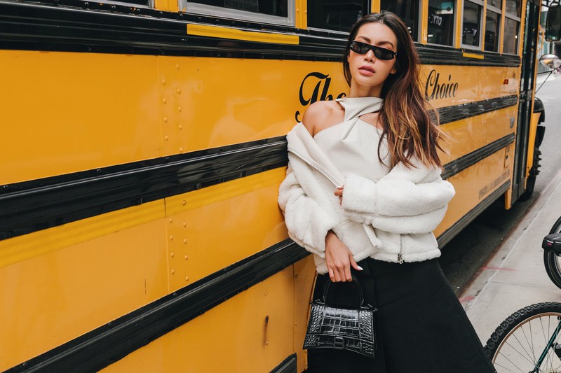 minh tu lai tiep tuc tung bo anh street style sanh dieu tai new york hinh 15