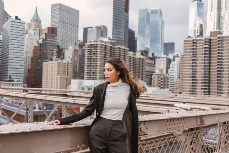 minh tu lai tiep tuc tung bo anh street style sanh dieu tai new york hinh 3